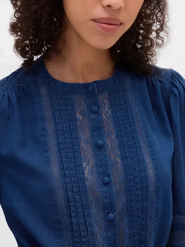 Top in voile con bordi in pizzo
