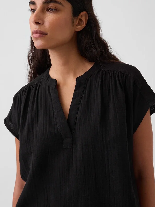 Top oversize in garza di cotone con scollo a V