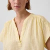 Top oversize in garza di cotone con scollo a V
