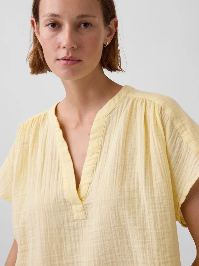 Top oversize in garza di cotone con scollo a V