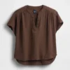 Top oversize in garza di cotone con scollo a V