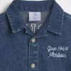 Tuta corta in denim per neonati con Gap Logo