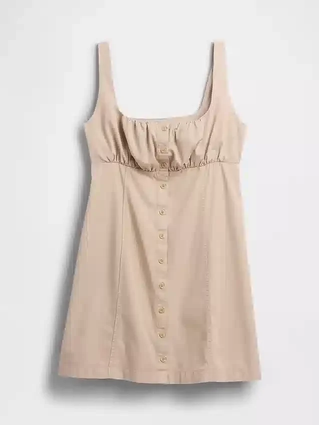 Vestito con arricciature e chiusura frontale a bottoni