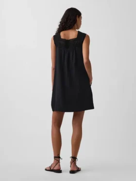 Vestito con carré all’uncinetto in misto lino