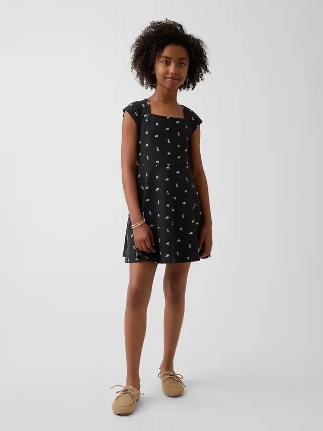 Vestito da bambina in jersey con scollo quadrato