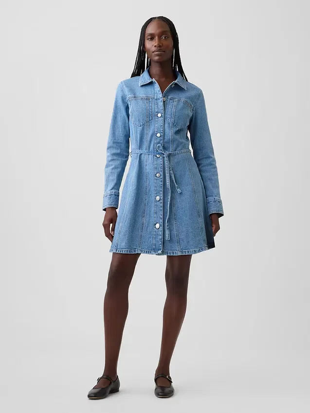 Vestito in denim con chiusura frontale a bottoni