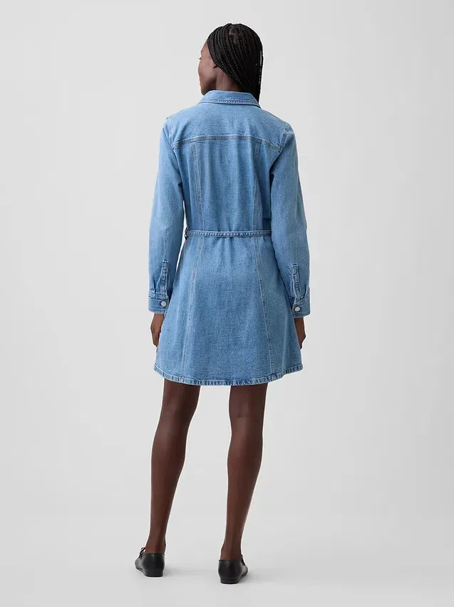Vestito in denim con chiusura frontale a bottoni