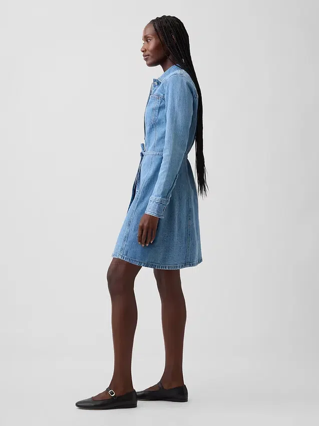 Vestito in denim con chiusura frontale a bottoni