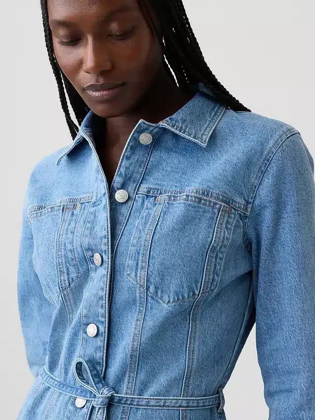 Vestito in denim con chiusura frontale a bottoni