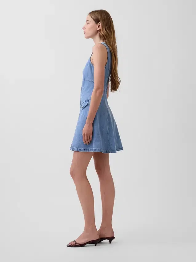Vestito in denim con cuciture e zip frontale