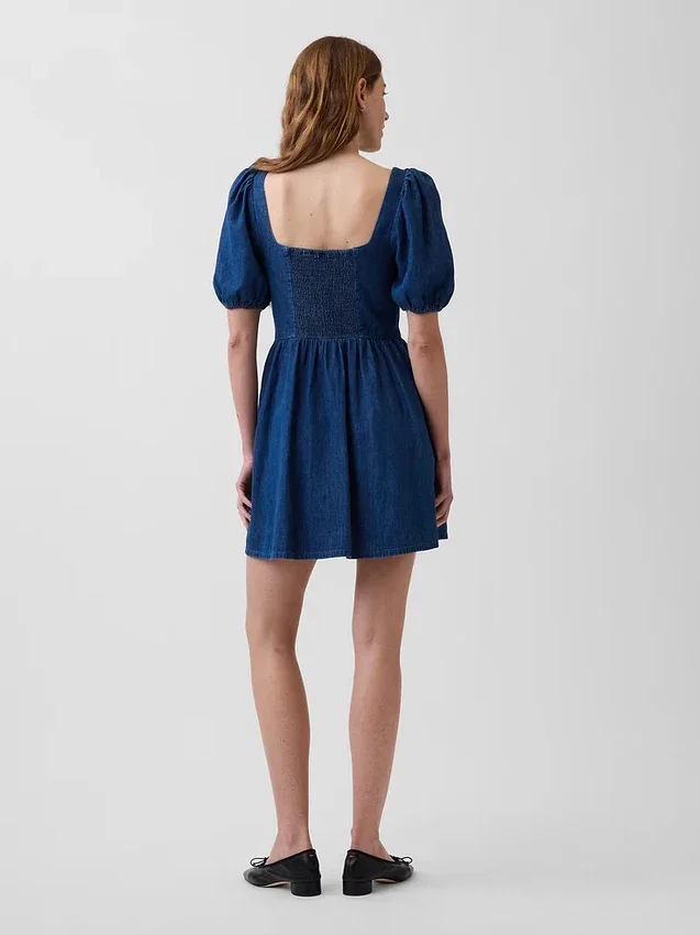 Vestito in denim con maniche a sbuffo e scollo a cuore