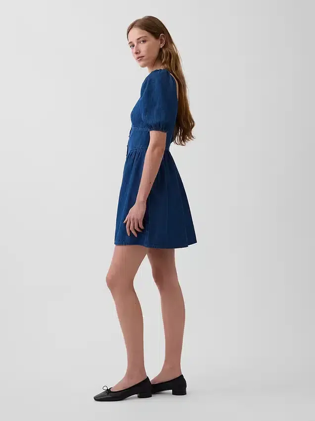 Vestito in denim con maniche a sbuffo e scollo a cuore