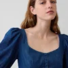 Vestito in denim con maniche a sbuffo e scollo a cuore