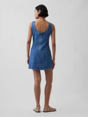 Vestito in denim con scollo a barchetta e schiena scoperta