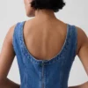 Vestito in denim con scollo a barchetta e schiena scoperta