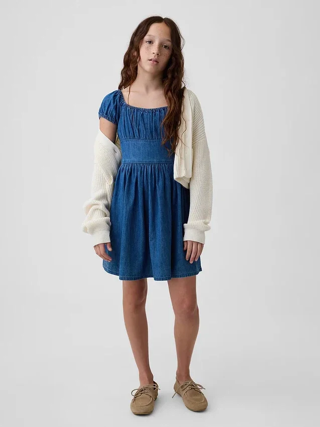 Vestito in denim per bambina con maniche a sbuffo