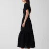 Vestito lungo a balze con scollo rotondo e bordi in pizzo