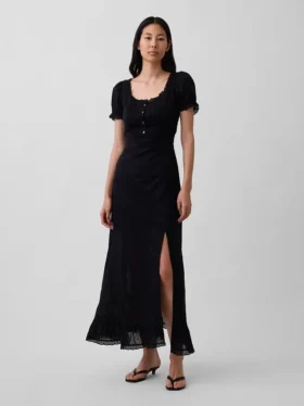 Vestito lungo con maniche a sbuffo ricamate