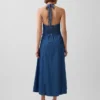 Vestito lungo halter in denim con cuciture