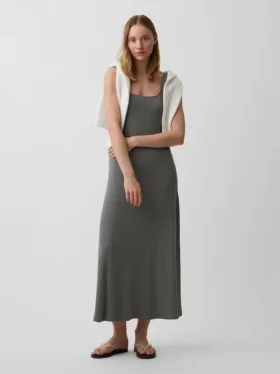 Vestito lungo moderno a scollo quadrato a costine