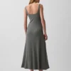 Vestito lungo moderno a scollo quadrato a costine