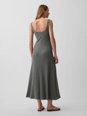 Vestito lungo moderno a scollo quadrato a costine
