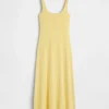 Vestito lungo moderno a scollo quadrato a costine