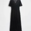Vestito midi con scollo a V in pizzo