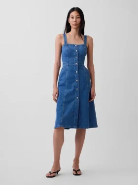 Vestito midi in denim con chiusura frontale a bottoni