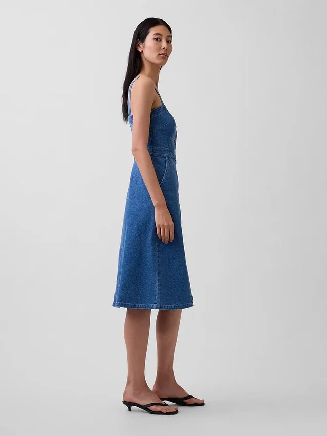 Vestito midi in denim con chiusura frontale a bottoni