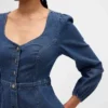 Vestito midi in denim con scollo a cuore