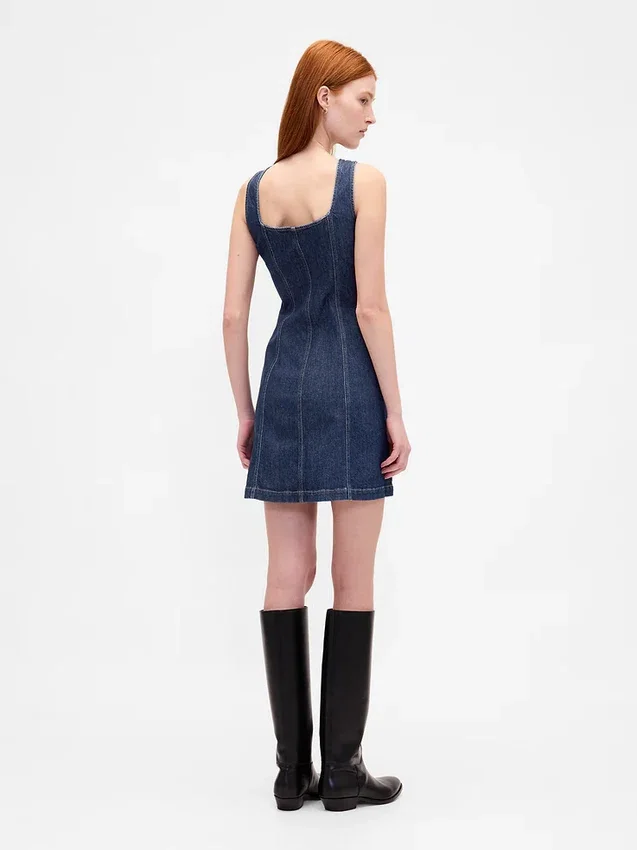 Vestito mini in denim con cuciture e abbottonatura frontale