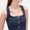 Vestito mini in denim con cuciture e abbottonatura frontale