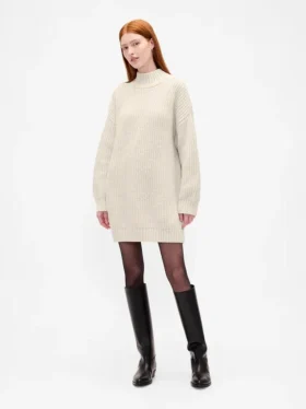 Vestito oversize a maglione con collo alto
