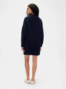 Vestito oversize a maglione con collo alto