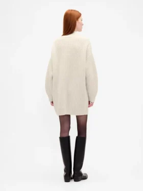 Vestito oversize a maglione con collo alto