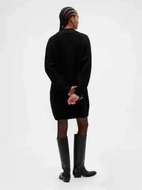 Vestito oversize a maglione con collo alto