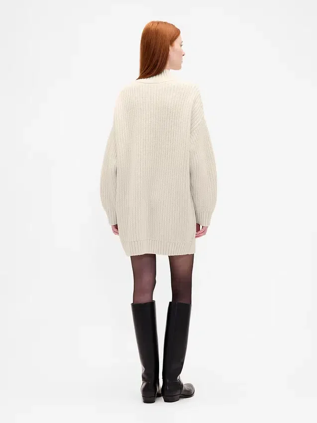 Vestito oversize a maglione con collo alto
