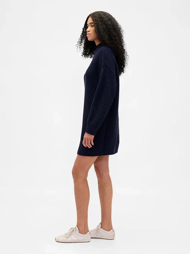 Vestito oversize a maglione con collo alto