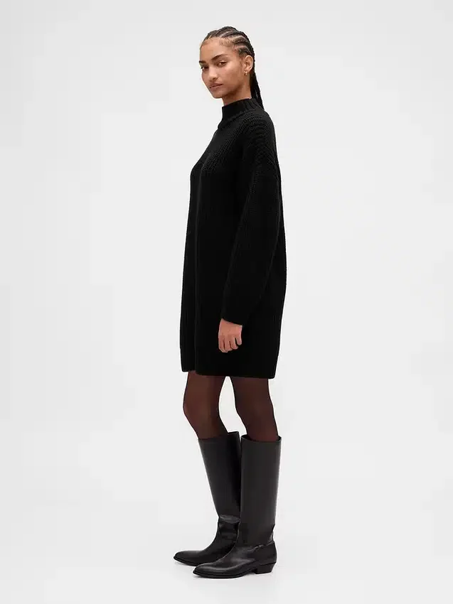 Vestito oversize a maglione con collo alto