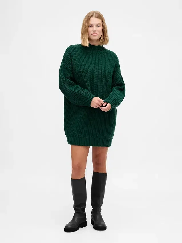 Vestito oversize a maglione con collo alto