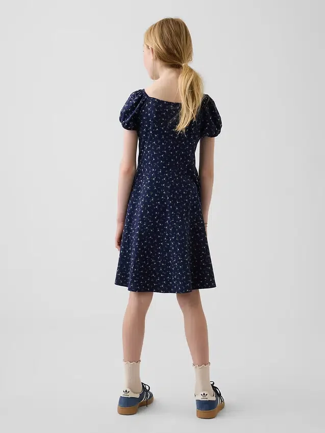 Vestito per bambina con arricciature